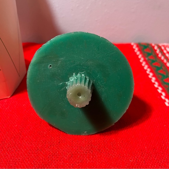 Vintage NEW Christmas Tree Candle 5 Inches Tall with Peg Bottom Avon? - Picture 4 of 8